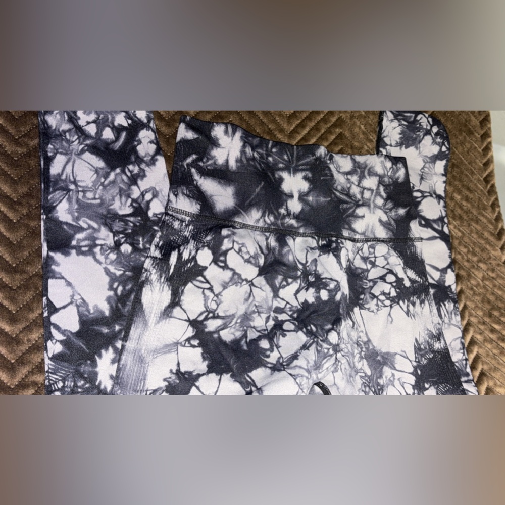 NWOT gym leggings size small